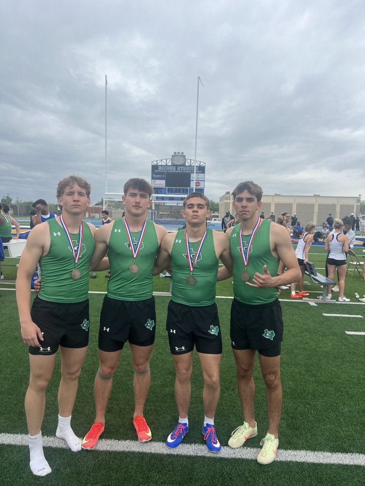CaddoMillsHS's tweet photo. Your area Qualifiers in the 4 x 200 Meter relay in 4th place Brody McLarry, Corbin Kemp, Alfonso Gonzales and Dylan Peoples. @ @KodiCrane @luke__allison @Scrib25 @JamalAnene #FOXFAST #UNCOMMON #unLEASH https://t.co/LVORFn6X26