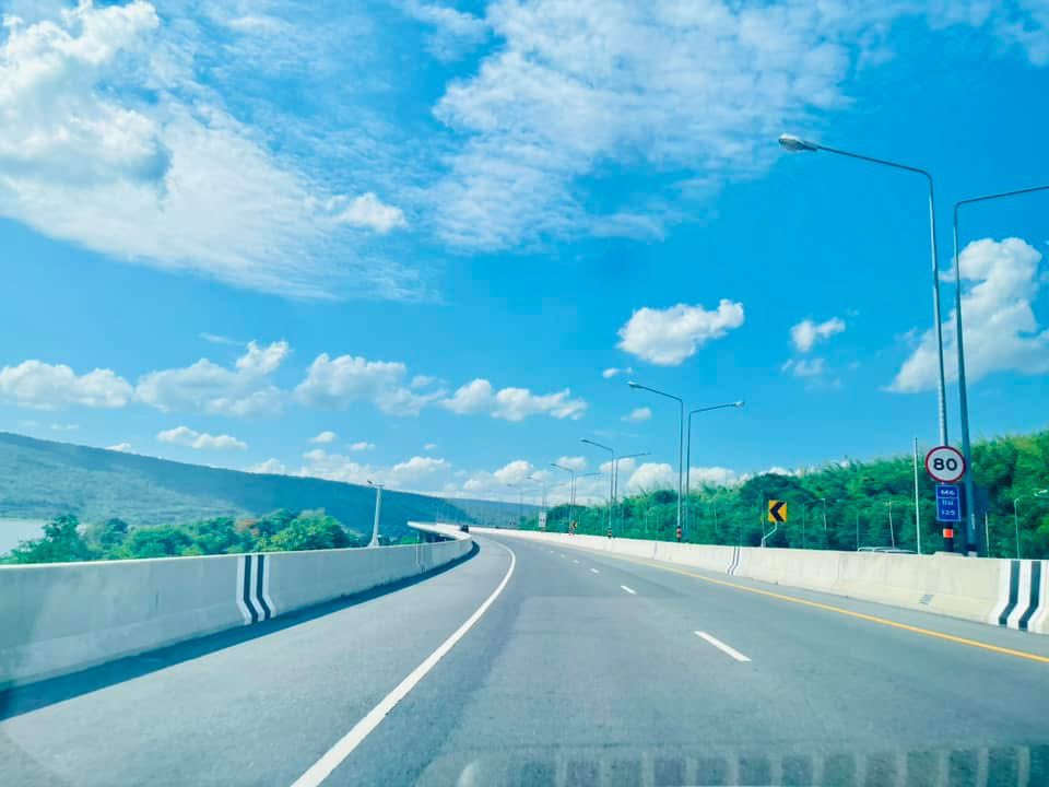 "คำพูด' จะโกหกยังไงก็ได้
แต่ "การกระทำ" มักบอกความจริงเสมอ.😔🖤🥀