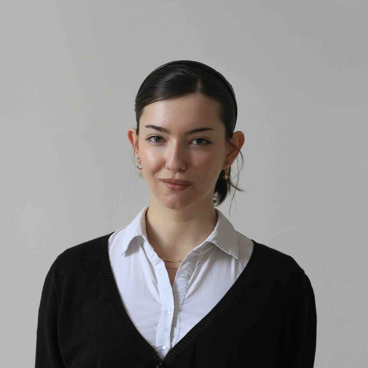 PubHistVienna's tweet photo. “Digital Public History”:  Unsere aktuelle Volontärin Alina Coskun stellt sich vor. Wir freuen uns auf die Zusammenarbeit im Sommersemester 2025! 

➡️Hier zum Blogpost https://t.co/3Pyr4vwVNy 

#publichistory #trainee #Traineeship #digitalpublichistory #univienna https://t.co/pOMCeQDrFw