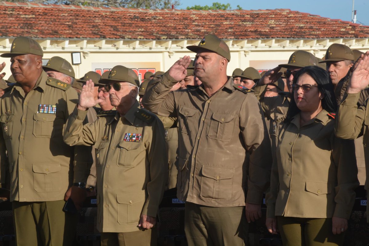 MinfarC's tweet photo. Por orden del Comandante en Jefe, el 4 de abril de 1961, se crea el Ejército Central bajo la jefatura del Comandante Juan Almeida Bosque.
Al arribar a su aniversario 64 felicitamos a los combatientes de ese mando.
#Cuba se enorgullece de ustedes. https://t.co/RkaqAmgGro
