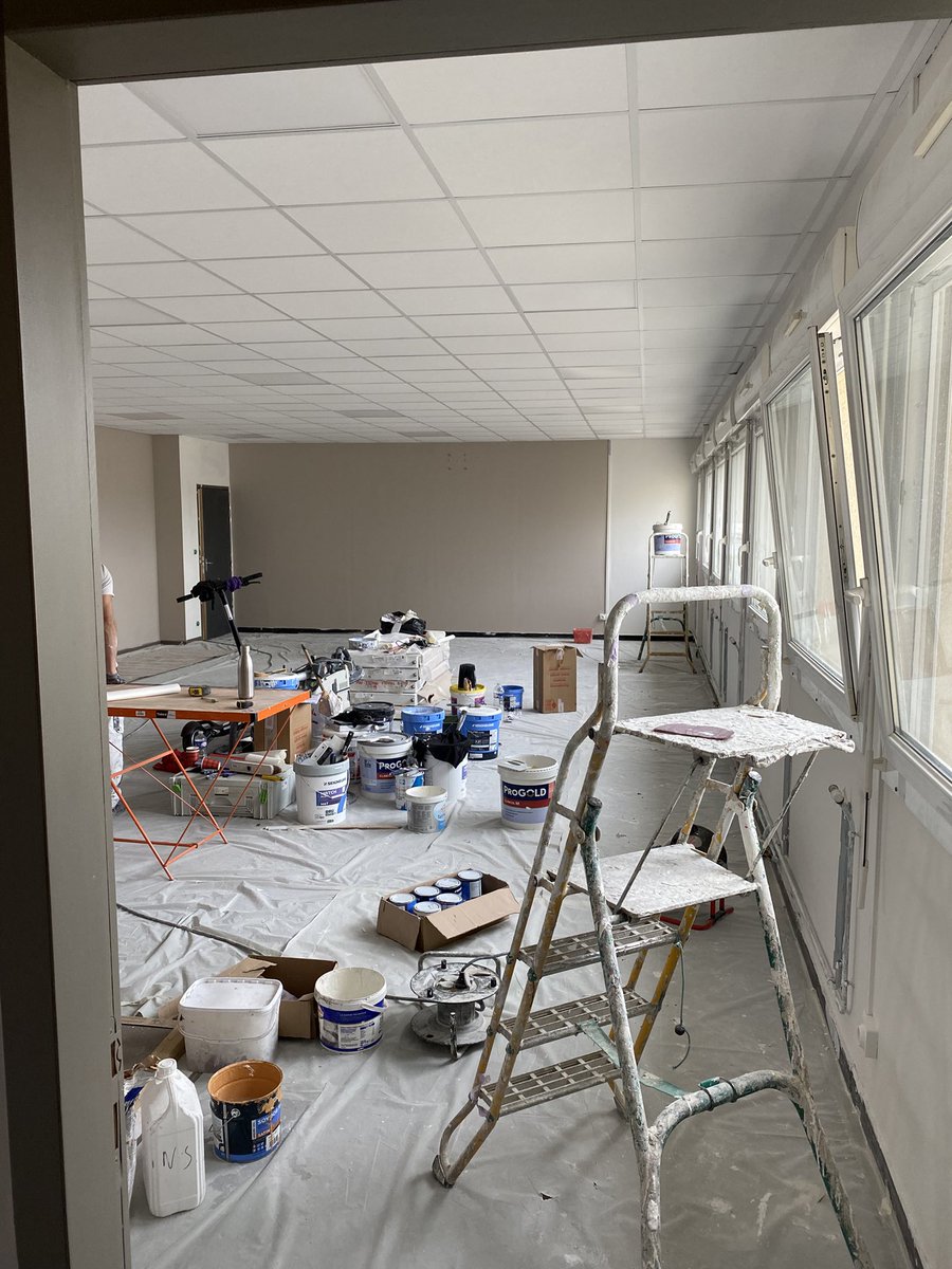 Visite des travaux en cours du collège Pierre Dubois à Laval
📍3 millions € investis
📍mise en accessibilité pour élèves porteurs de handicap, dont la pose d’un ascenseur
📍transformation énergétique, dont isolation
📍réaménagement de classes et bureaux
<a href="/olivierrichefou/">Olivier Richefou</a>