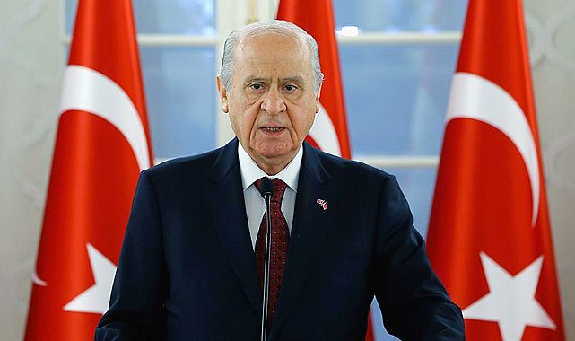 Devlet Bahçeli: 

"Esnafımıza, eşrafımıza, velhasıl sosyal ve ekonomik hayatımıza boykot maskesiyle operasyona kalkışmanın tarif ve tercümesi ifade ve düşünce hürriyetiyle, demokratik hak ve kazanımlarla bağdaşmayacağı gibi vatan ve millet sevgisiyle de izah ve ifade