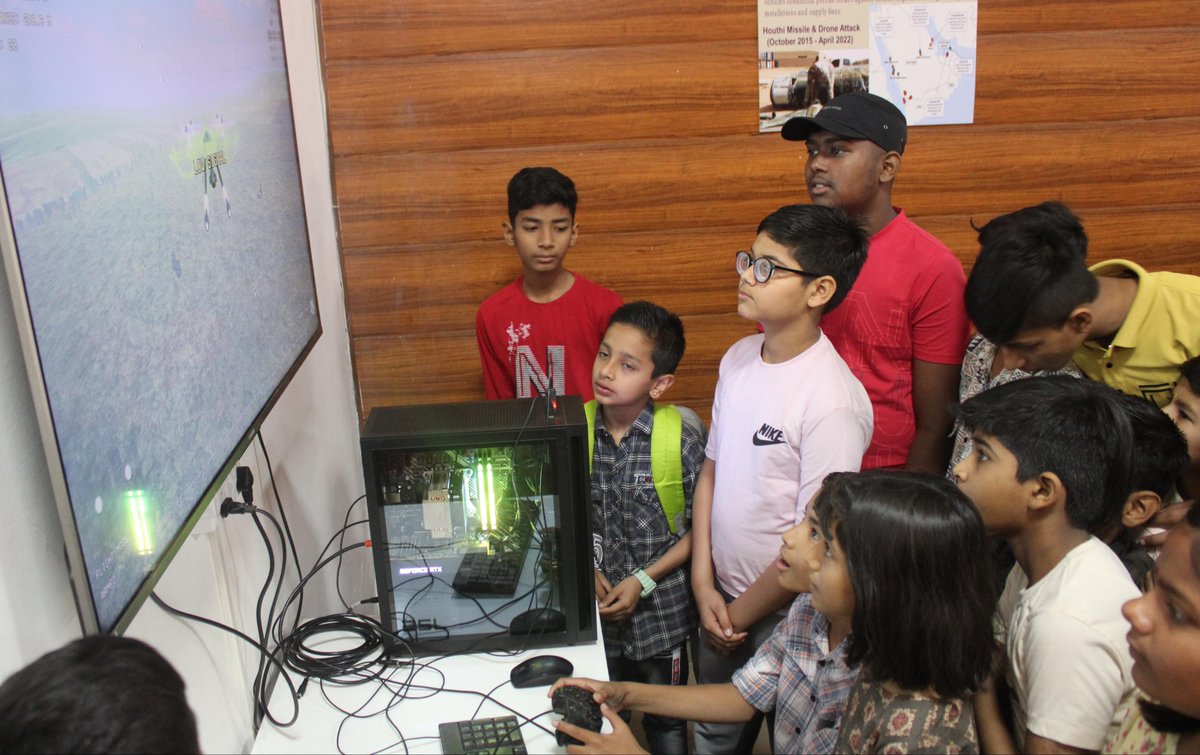 ChetakCorps_IA's tweet photo. Empowering the Future Warriors - Fun & Learn Initiative!
Children of #LalgarhJattanMilitaryStation had an enthralling and educative adventure as they stepped into the boots of the #TechnoWarriors and explored cutting-edge technology and state-of-the-art training aids at #DRCC, #SSDTS and Kavach Tech Hub getting a thrilling glimpse into the future.
They also had a blast trying their hands at air rifle shooting and parasailing—a perfect blend of fun and learning!
#IndianArmy
#SaptaShaktiCommand
#ChetakCorps
#GandivDivision
@adgpi
@SWComd_IA
@prodefencechan1