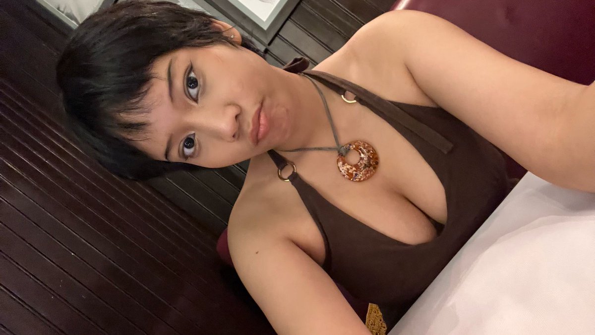 minjimasjid's tweet photo. Unlike you posers pixie cut has been stuck with me since the 3rd grade karena dulu pernah kutuan kronis ga ilang2 sampe salon pun pada ogah jadi aku harus potong pendek bgt di barber pinggir jalan bareng abang2 aku dan baru sembuh #imtheog https://t.co/2OaheEMSAX