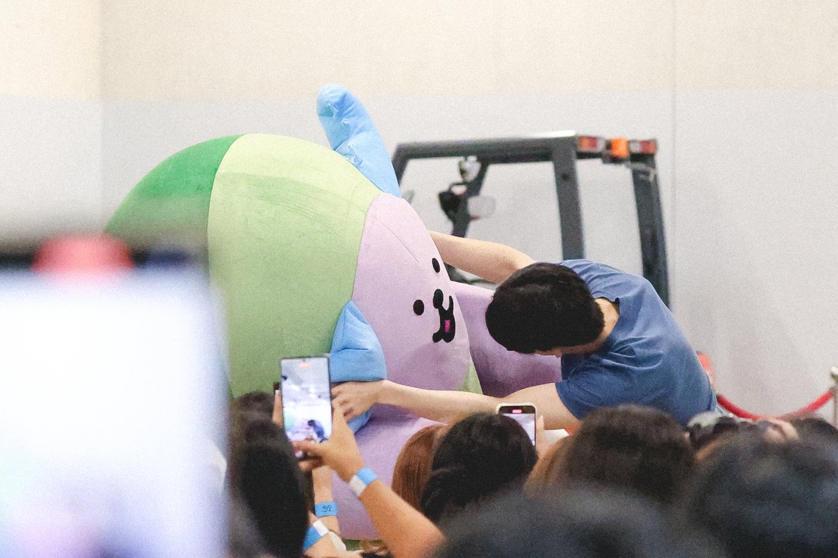 พู่ระหง. (@chomputriples) on Twitter photo พ่อลูกน่ารักกกกกกกก
BOOKFAIR2025 WITH JS
<a href="/Sea_tawinan/">SEA🌊 คนให้กำลังใจเชฟ 🧑🏻🍳(N'Day)</a> #Sea_tawinan
#BKKIBF2025xJimmySea พ่อลูกน่ารักกกกกกกก
BOOKFAIR2025 WITH JS
<a href="/Sea_tawinan/">SEA🌊 คนให้กำลังใจเชฟ 🧑🏻🍳(N'Day)</a> #Sea_tawinan
#BKKIBF2025xJimmySea