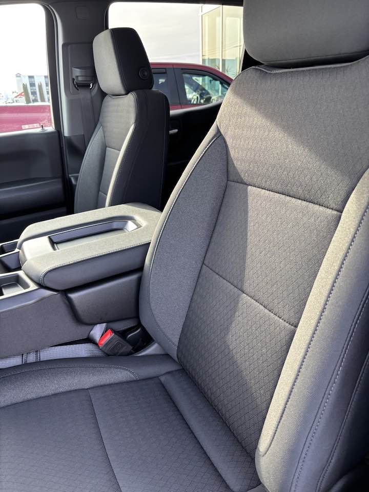 FoxChevrolet's tweet photo. "Another happy couple at Fox Chevrolet Cadillac on this 2025 Chevrolet 1500 Silverado Custom with 2.7 L Turbo Max engine and 10-speed automatic transmission. 

Thank you Haley and Chad for your valued business. Enjoy your new ride!"

📸: Sales and Leasing Consultant Kent Fox https://t.co/3CFwAyu2nU