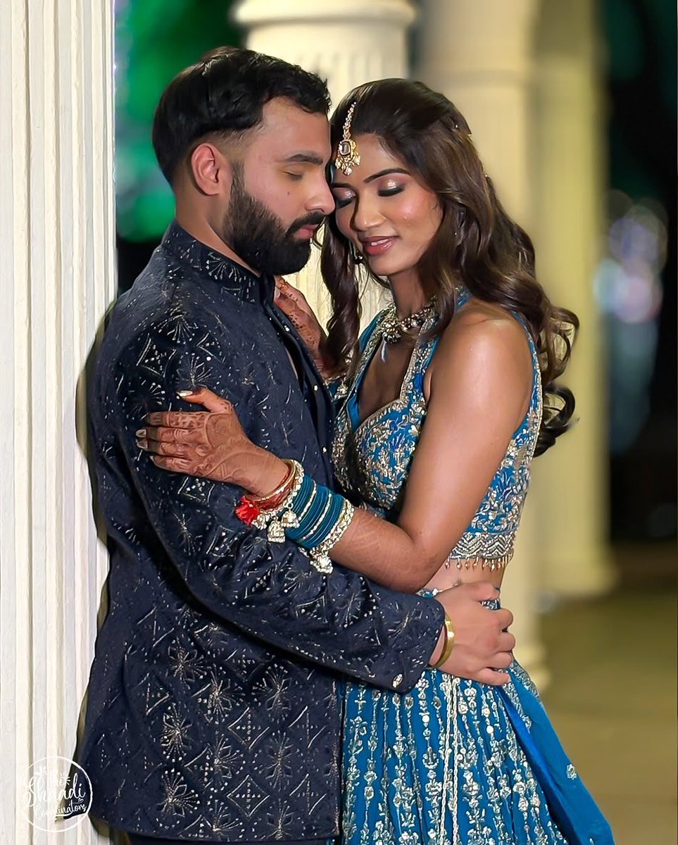 theshaadicoord's tweet image. Smiles, shimmer, and sangeet magic - Karanveer &amp;amp; Deepali’s grand symphony of love! 

#TheShaadiCoordinators #SangeetMagic #DancingIntoForever #WeddingVibes #MusicalLove #ShiningSmiles 

[ Sangeet Celebration, Wedding Festivities, Dance and Music, Love in the Air ]