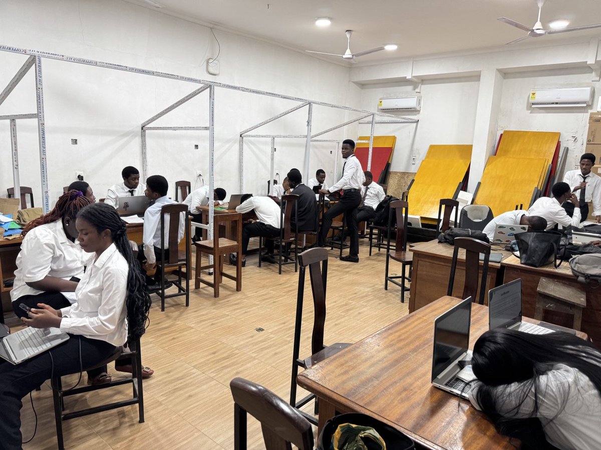 compengKNUST's tweet image. 📍Project Defense
Head on the table—are they sleeping, praying, or just tired?
Some students have finished defending, others are rehearsing, and some are still waiting.
Whatever stage you’re at, stay strong and finish well!
#ProjectDefense
#ComputerEngineering