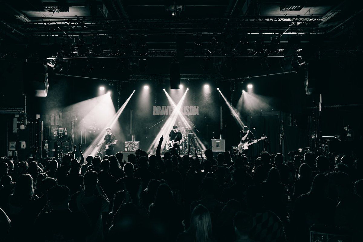 We knew making our farewell gig a hometown show was a safe bet, you lot have never failed us! Thank you for coming through and supporting us, as you always have. 🫶🏼

There’s one final parting gift coming tomorrow. 👀 

📸 by Sam J. Lance