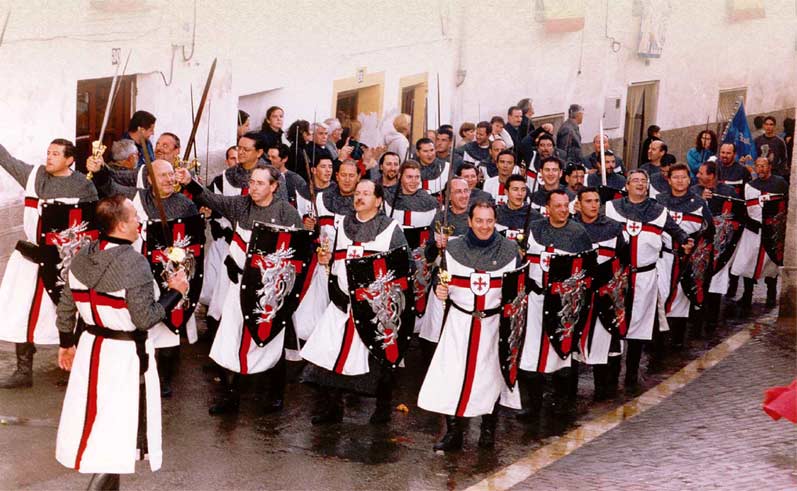 🎉 Hoy es jueves!

👑 Volvemos como de costumbre con el programa "FIESTA"

⚔️ Hoy con los Caballeros de San Jorge de Alfama, Caballeros de Navarra, Rifeñas, Abulkhatar Femenino y más temas...

⏰ En directo 20:30h

#ProgramaFiesta