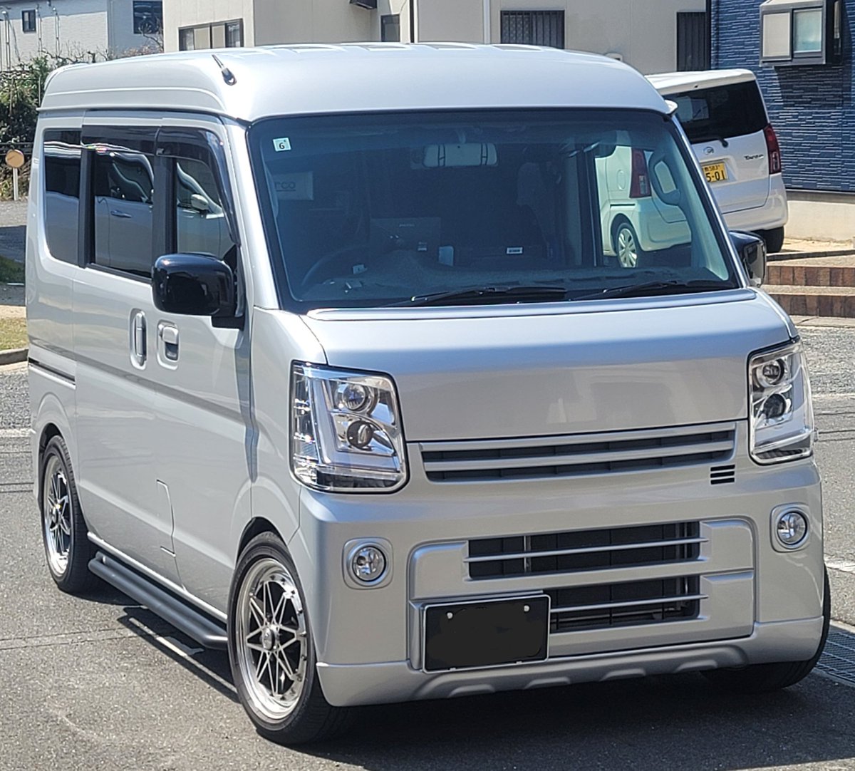 douseturaijin's tweet photo. 購入してから半年。
ノーマルで乗る予定が‥
全然ノーマルじゃなくなった(--;)
#DA17V　#エブリィバン https://t.co/iGYlOEXTWG