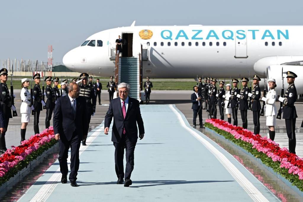 mudofaarasmiy's tweet image. #Samarqand2025 #Sammit #MarkaziyOsiyo #YevropaIttifoqi

Markaziy Osiyo davlatlari hamda Yevropa Ittifoqi yetakchilari “Markaziy Osiyo – Yevropa Ittifoqi” birinchi sammitida ishtirok etish uchun Samarqandga yetib keldi.