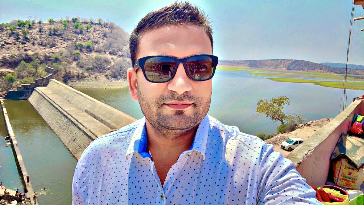 चंद्रभान (@chandrabhan141) on Twitter photo रुक था जिंदगी में थोड़ा सा गिरा तो नहीं संभलने का हुनर तुमने मेरा देखा कहा है।। #MotivationalQuotes <a href="/Hindinama2/">Hindinama</a> <a href="/Hindi_panktiyan/">हिन्दी पंक्तियाँ</a> <a href="/hindisarthi/">हिन्दी सारथी</a> <a href="/dinkarsingh/">दिनकर सिंह “सूरज”</a> <a href="/RaghuJAT01/">Raghu Jat 🇮🇳</a> <a href="/Avi_857/">Hansa Sukhwal AB+</a> <a href="/HARI1240/">हरीराम चौधरी</a> <a href="/HansraajGurjar/">Hansraj Gurjar</a> #GhibliTrend <a href="/ghibli/">Cosmo</a> रुक था जिंदगी में थोड़ा सा गिरा तो नहीं संभलने का हुनर तुमने मेरा देखा कहा है।। #MotivationalQuotes <a href="/Hindinama2/">Hindinama</a> <a href="/Hindi_panktiyan/">हिन्दी पंक्तियाँ</a> <a href="/hindisarthi/">हिन्दी सारथी</a> <a href="/dinkarsingh/">दिनकर सिंह “सूरज”</a> <a href="/RaghuJAT01/">Raghu Jat 🇮🇳</a> <a href="/Avi_857/">Hansa Sukhwal AB+</a> <a href="/HARI1240/">हरीराम चौधरी</a> <a href="/HansraajGurjar/">Hansraj Gurjar</a> #GhibliTrend <a href="/ghibli/">Cosmo</a>