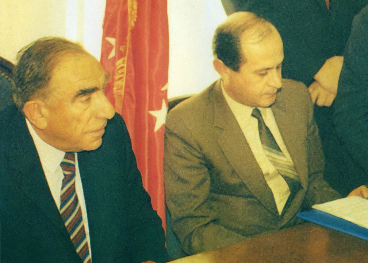 56 yıl önce nerede duruyorsak gelişmiş ve güçlenmiş fikir ve siyaset yapımızla aynı sevdaların, aynı düşüncelerin, aynı ülkülerin merkezindeyiz. 

Merhum Türkeş Bey’in dava, siyaset ve fikri çizgisi de Milliyetçi Hareket Partisi’yle bir ve beraberdir.

Bunun hilafına nifak
