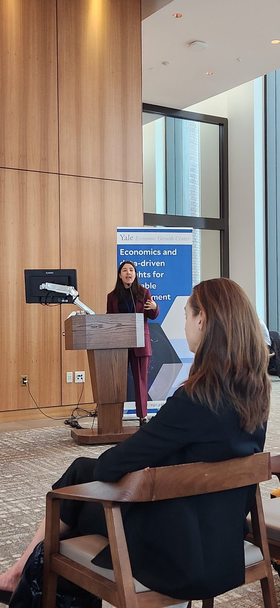 BilgeErten's tweet photo. North East Universities Gender Day @Yale just began.
Marcela Carvalho's research shows that analysts react more negatively for bad news if they are announced by a female CEO.
#NEUGD https://t.co/TU4TbpTqBU