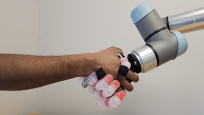 TechBriefsMag's tweet image. A #BionicHand that Can #Grip Like a #Human

The #innovation offers a promising #solution for people with #handloss and could improve how #roboticarms #interact with their #environment.

ow.ly/AAkj50VtOcs

#techbriefs #blog #SriramanaSankar #JohnsHopkinsUniversity