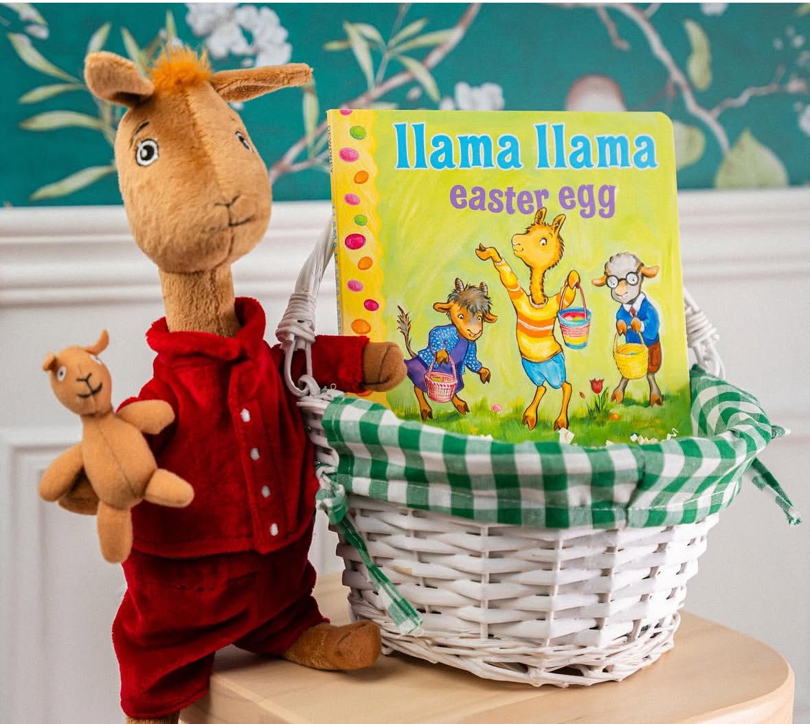 LLAMA LLAMA EASTER EGG <a href="/AnnaDewdney/">Anna Dewdney</a> <a href="/VikingBooks/">Viking Books</a> <a href="/EastWestLit/">East West Literary</a>  

#Easter2025