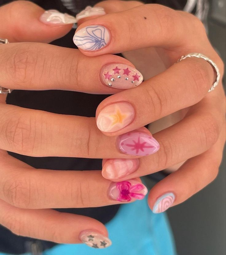 tamjaichunbkk's tweet photo. summer nails https://t.co/PqsSFAY8KA