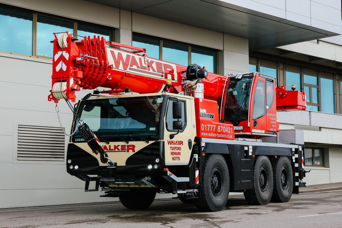 Walker_Tuxford's tweet image. New Liebherr-1060-3.1 joins Walkers crane hire fleet  #walkerandsonhauliersltd #crane #craneoperator #cranes #cranelife #craneporn #cranespotting #cranehire #contractlift #contractlifting #mobilecrane #cranerental #cranerentalservice #heavycranes #cranelift #cranetruck #slinger