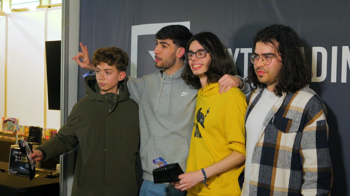 Un par de fotos de un finde GOZ en Zamora

Mil gracias a <a href="/CylGamesShow/">CyL Games Show</a> por la invitación y a Next Grading por los premios 🥰