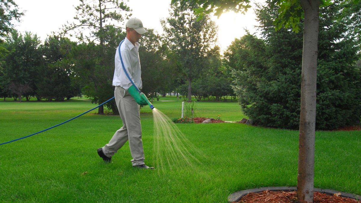 What’s the buzz on plant growth regulators? 💭 

Read insights from <a href="/TurfgrassGiese/">Matt Giese</a> on the labor-saving properties of PGRs in <a href="/LandscapeMgmt/">Landscape Management</a>. 

Check it out: bit.ly/3FLgnOH