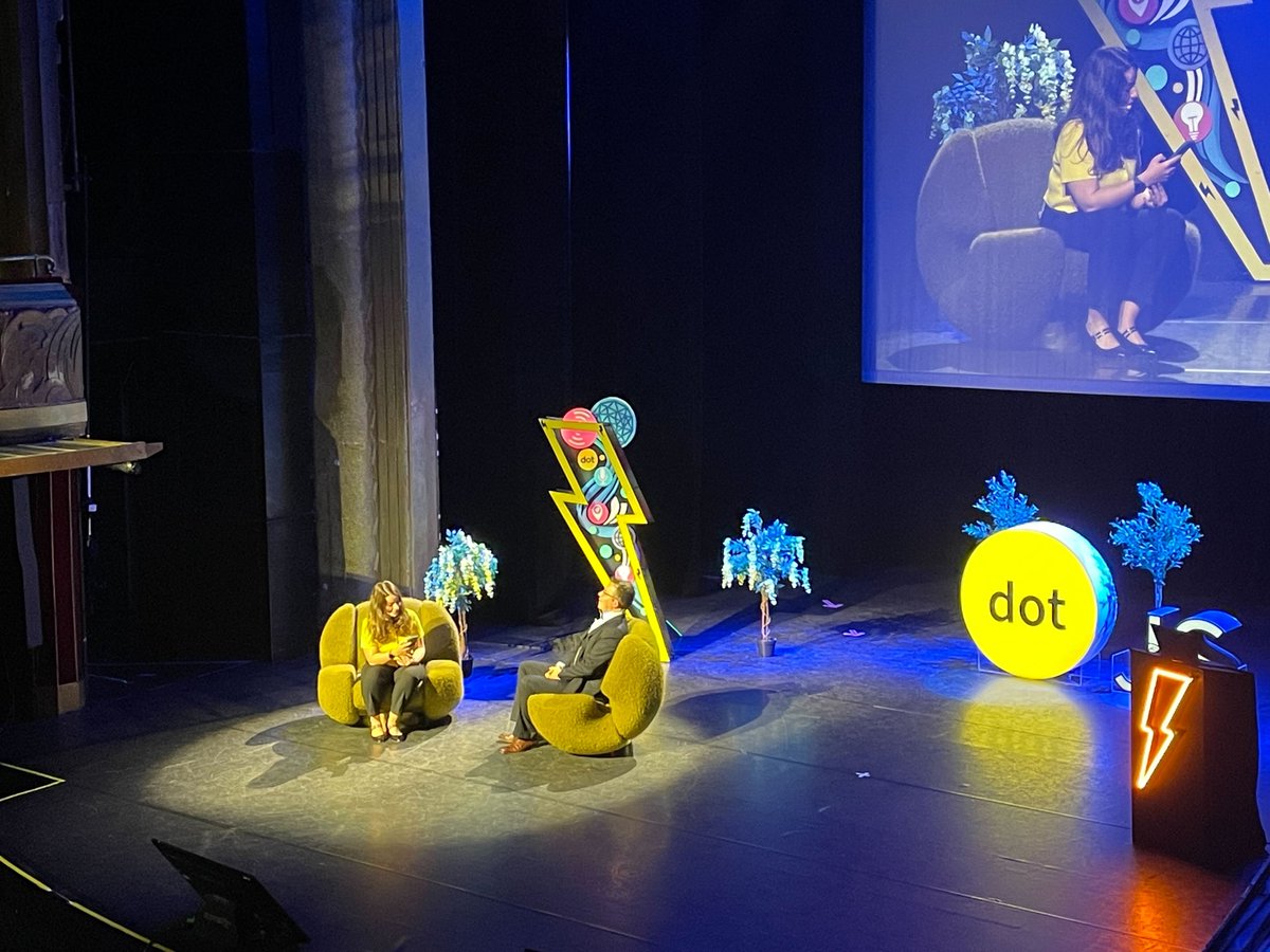 JoliCode's tweet photo. Notre équipe est ravie d'être à @dotJS cette année encore - une journée très inspirante, pleine de découvertes sur les dernières tendances en JavaScript !
#dotJS #javascript avec les copains @premieroctet ! https://t.co/RN3doLk92i