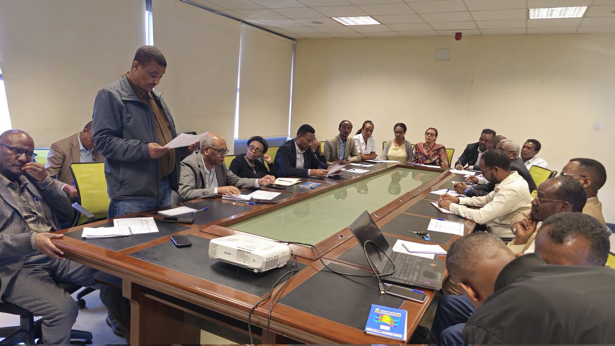EPHIEthiopia's tweet photo. በኢንስቲትዩቱ የጂኖሚክስና ባይኢንፎርማቲክስ ማዕከል ለማቋቋም አውደጥናት በመካሄድ ላይ ነው።
A Workshop to Establish #GenomicsandBioinformatics Center at EPHI is Underway.
https://t.co/3wVqlBDh9l
https://t.co/ivKGfPrq9s https://t.co/ikFVdTtrJT