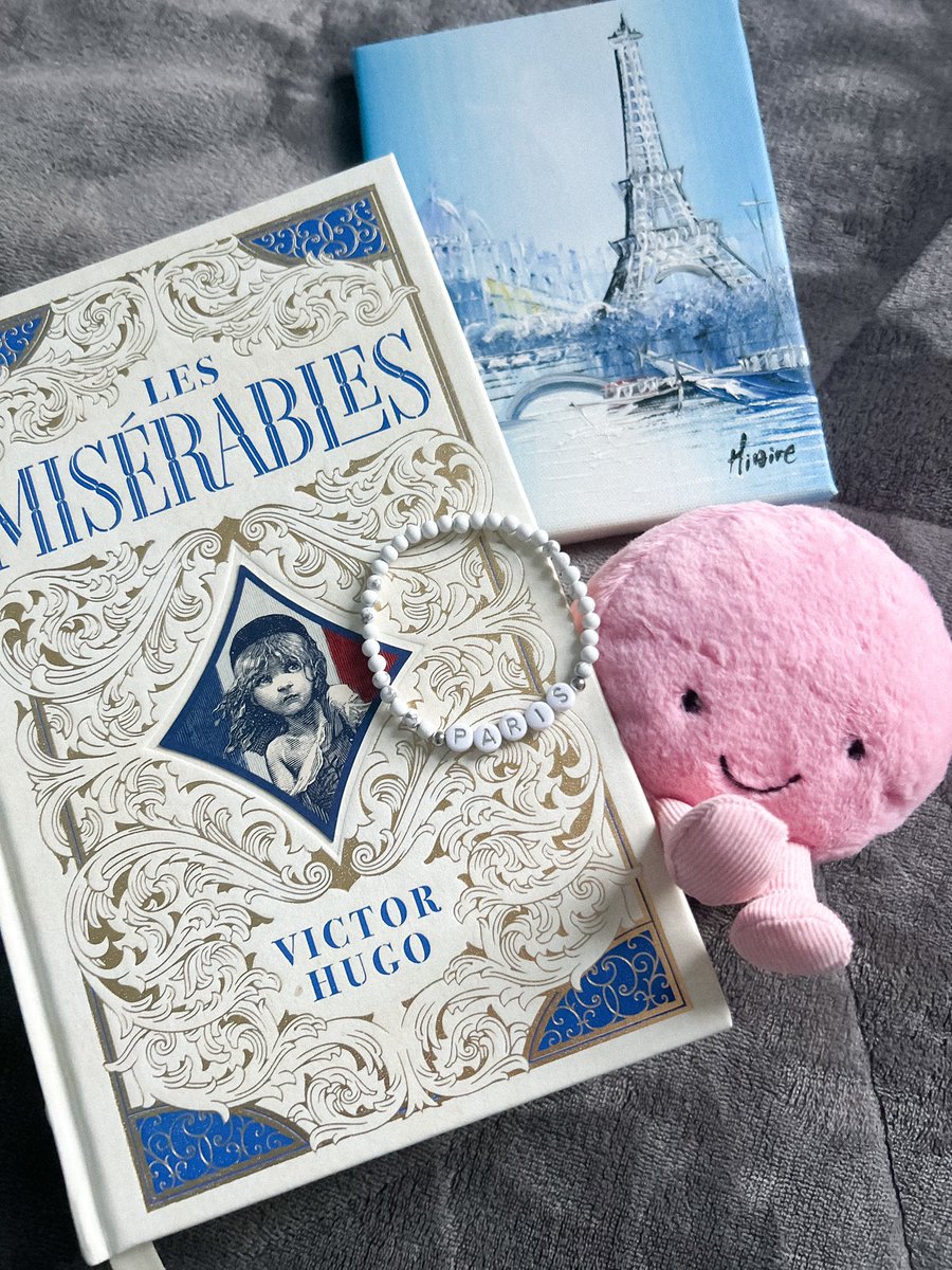 lexivas's tweet image. mia macaron and I are big #LesMiserables fans 📖🇫🇷 #jellycats 

instagram.com/p/DH_OWA2uy-6/