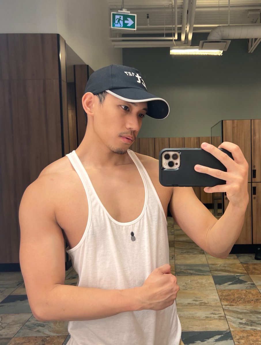 Mmm mmm

#gymbody #gaysian #gayai #gaycartoon