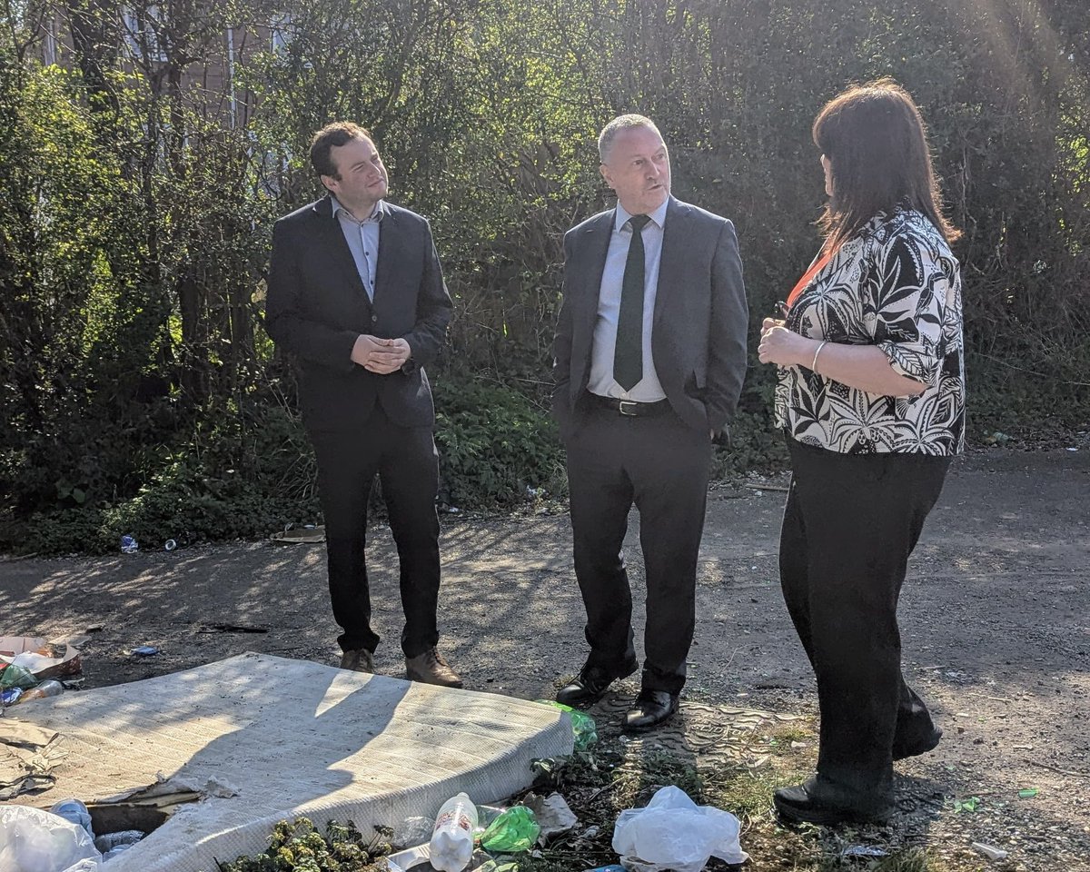 Steve Reed MP (@stevereedmp) on Twitter photo Bristol’s Green Council is leaving an avalanche of litter and fly-tipping on our streets.
Now, they even tried to move to a 4-weekly bin collection.
The Labour Government is taking tough action to punish fly tippers.
On 1st May, vote <a href="/UKLabour/">The Labour Party</a> in Bristol. Bristol’s Green Council is leaving an avalanche of litter and fly-tipping on our streets.
Now, they even tried to move to a 4-weekly bin collection.
The Labour Government is taking tough action to punish fly tippers.
On 1st May, vote <a href="/UKLabour/">The Labour Party</a> in Bristol.