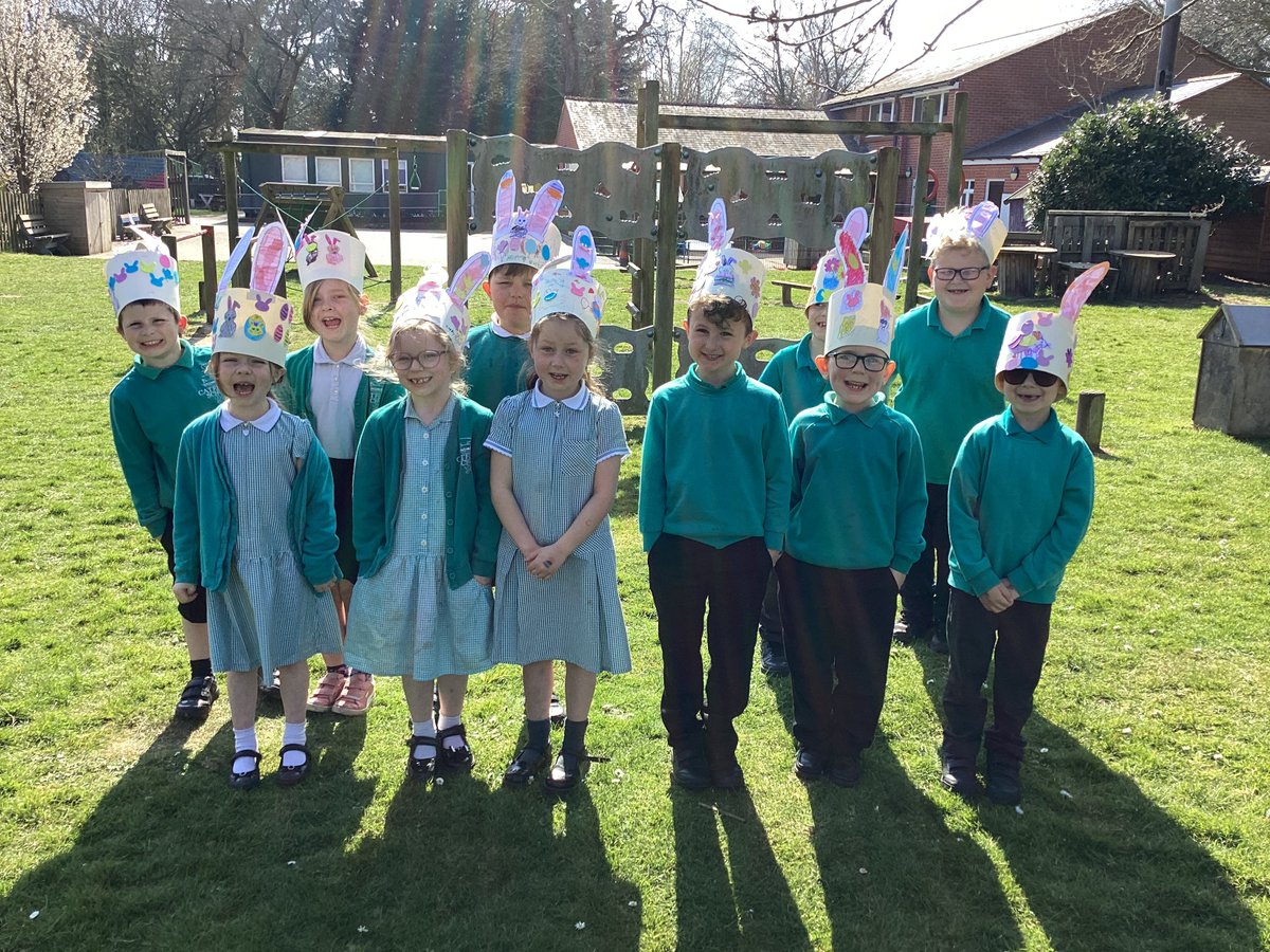 We had a wonderful morning making Easter Bonnets with friends and families followed by a parade to show them off! I think you will agree, they look absolutely fantastic. Well done everyone!