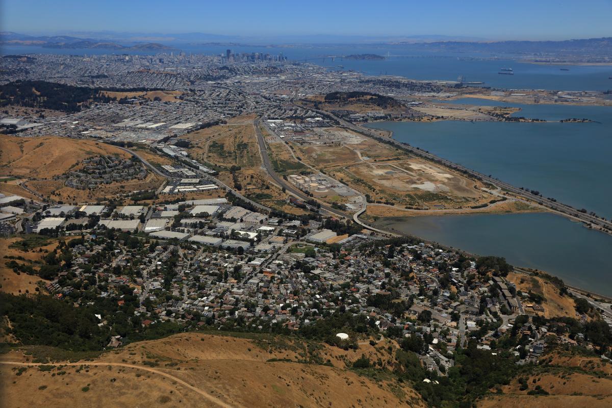 NEWS: The Draft EIR for the Baylands Specific Plan was published today, commencing the Environmental Review &amp; Public Comment Process. The public review comment period for the Draft EIR runs from April 3, 2025, to September 2, 2025.
See more info here: brisbaneca.org/baylands/page/…