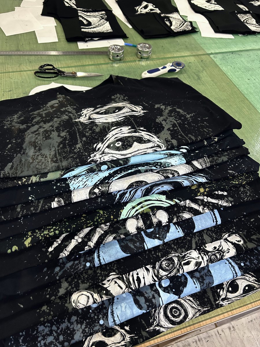 染め間に合いました👁‍🗨

まっつんさんいつも最速でありがとうございます🙏

仕上げのアイロンかけも終わりー👁‍🗨♩