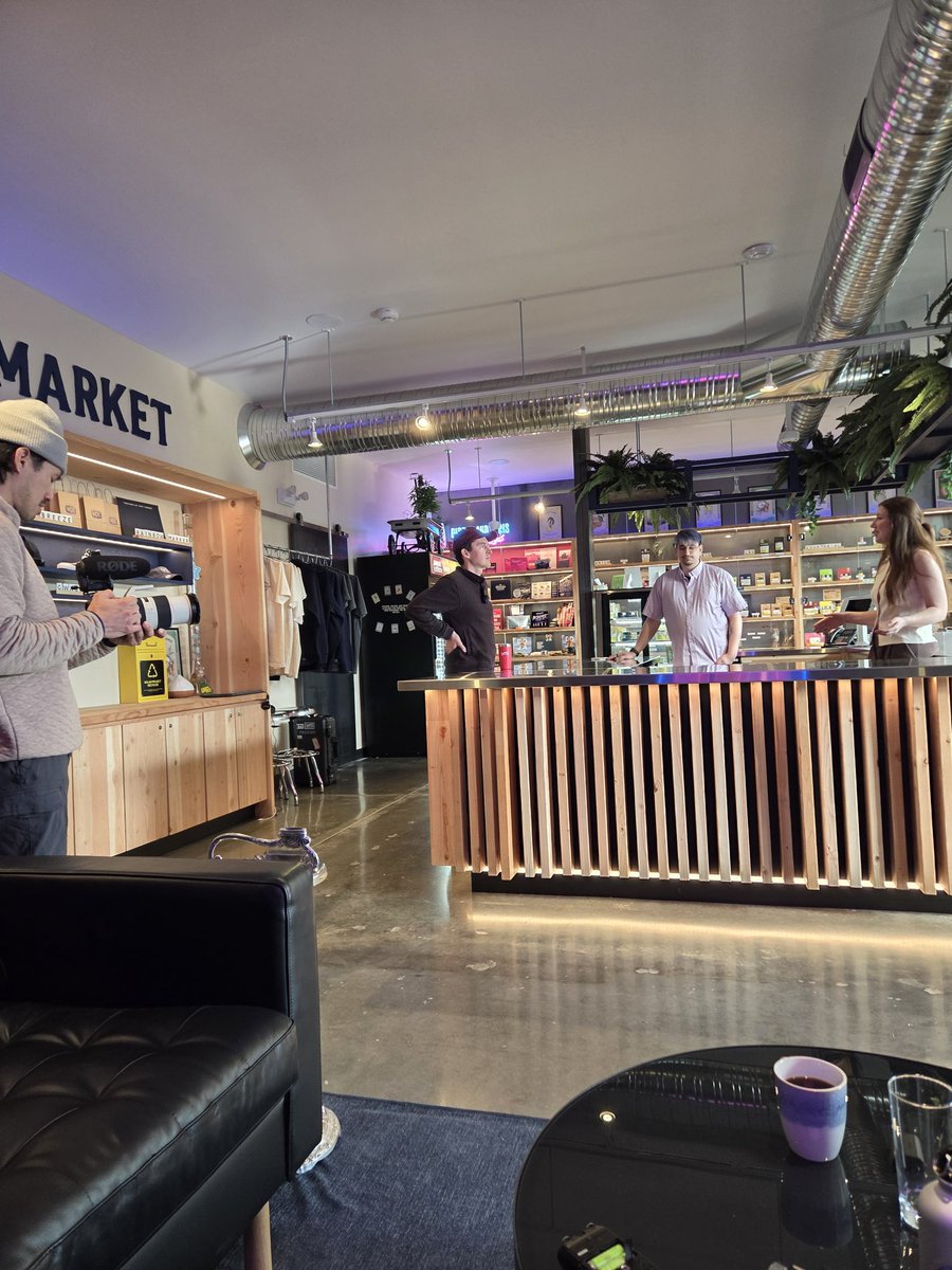 KypRowe's tweet image. Had an amazing visit with Peter and Josh from @careofcommunity yesterday. Watch for some more joint drops of @VicCannabisCo and Purple Hills in Ontario this year...we bring east and west together.
victoriacannabiscompany.com