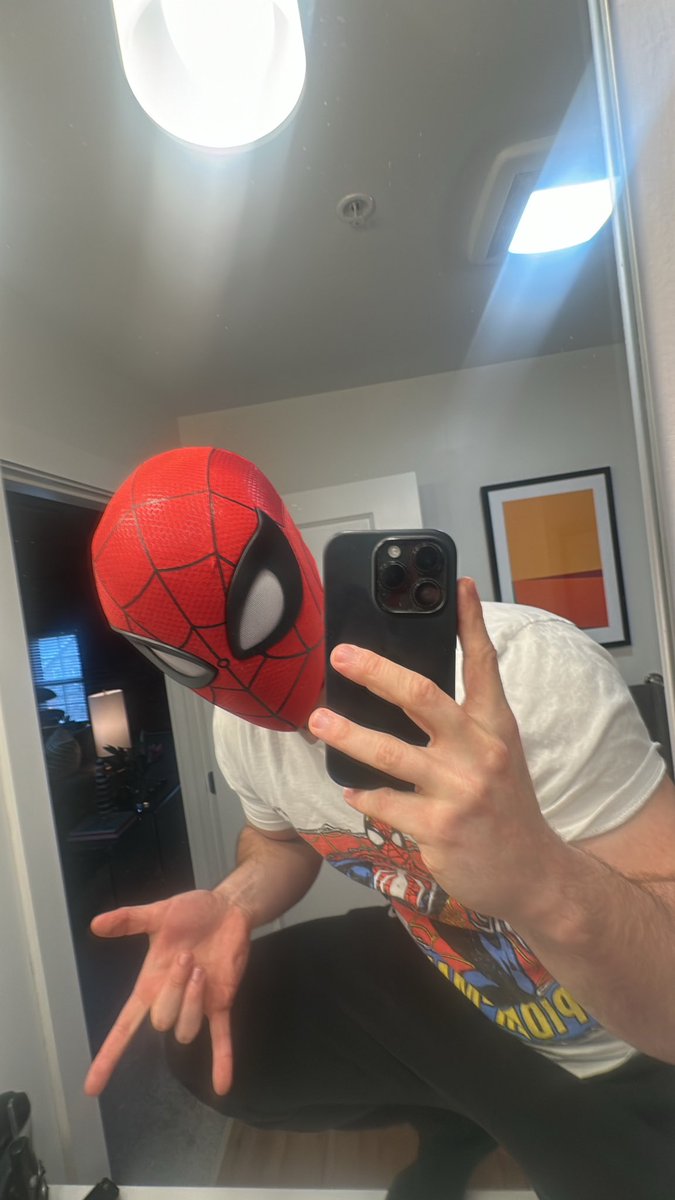 SWebhead's tweet image. Bathroom pics.™️

#spiderman