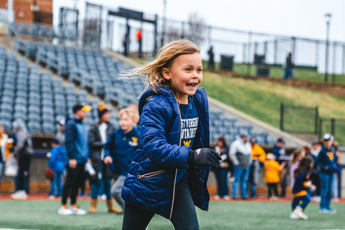 WVUMKC's tweet image. Don't miss @WVUBaseball weekend series vs. Utah this Friday-Sunday! π Kids Club members get in FREE with their badge!
