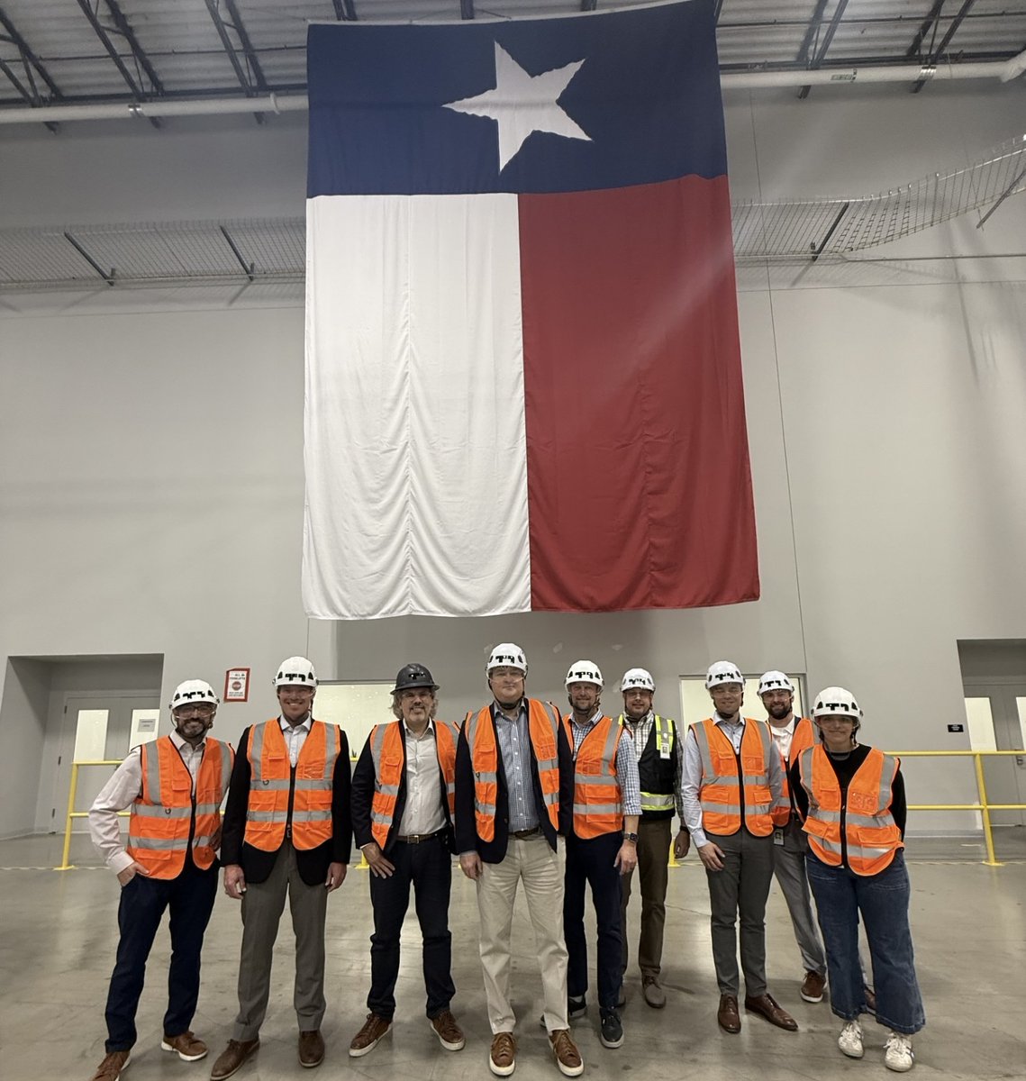 Texas is bringing back American manufacturing 🇺🇸 

We had a great time hosting staff from Senator @Johncornyn's office at our Dallas factory to discuss how Texas can lead.