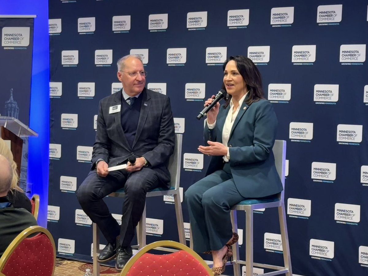 Great to visit this morning with <a href="/MCC_DLoon/">Doug Loon</a> for <a href="/MN_Chamber/">Minnesota Chamber of Commerce</a> day on the hill!