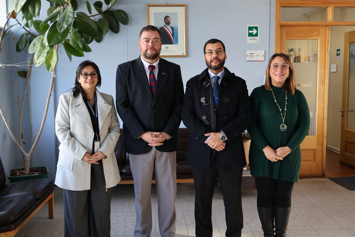 Esta semana, el nuevo director del Hospital, D. Ignacio Quiroz Sepúlveda, realizó diversas visitas protocolares para fortalecer lazos y coordinar acciones en beneficio de la comunidad. 🤝