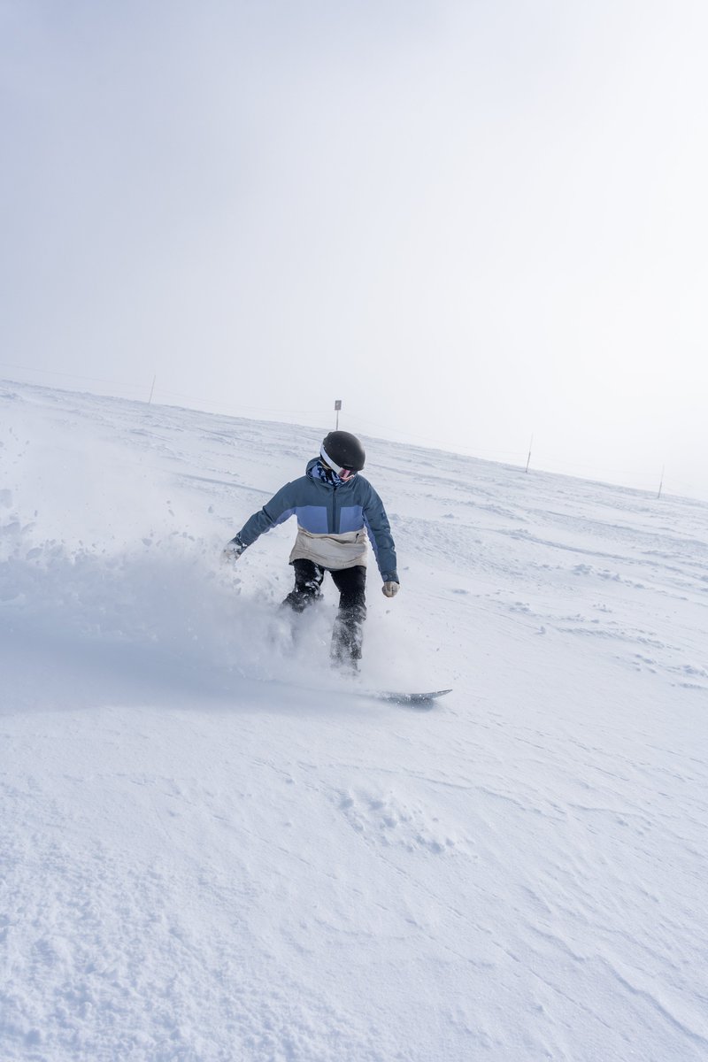 Were waking up to ANOTHER 6cm of Canada's Best Snow! Ski you on the slopes.