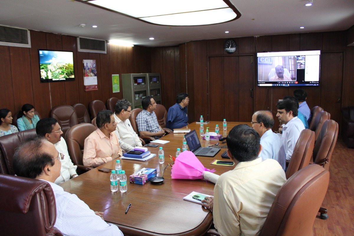 cement_cci's tweet image. CMD Shri Sanjay Banga warmly welcomed Shri Piyush Ranjan, IDSE, as the new CVO of CCI . The entire CCI family extends heartfelt greetings and wishes him success in his new role. Together, we look forward to achieving new milestones!