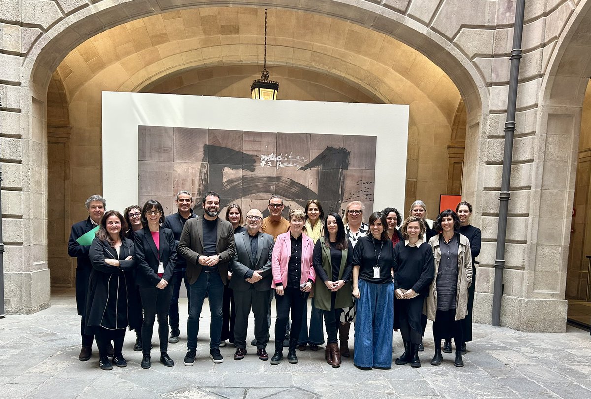 creacultura_cat's tweet photo. Avui ens hem reunit amb els regidors, els caps de Cultura i els directors dels vuit Centres Territorials d’Arts Visuals @BolitGirona @LaPaneraLleida @centreartlopati @teclasalahospi @FabraiCoats @medol_TGN @acvic @macmataro per presentar el
les properes accions de 2025 https://t.co/erU7kQnAo7