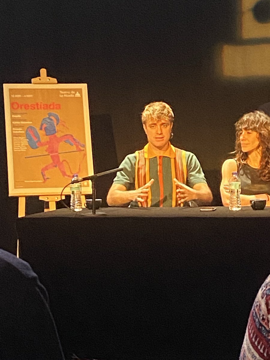 ondavallekana (@onda_vallekana) on Twitter photo Hoy se ha presentado en <a href="/teatroabadia/">Teatro de La Abadía</a> la obra “Orestiada”, de Esquilo. (10/4-4/5). Adaptación y dirección: Ernesto Caballero. Dramaturgia: Karina Garantivá.El reparto está encabezada por Marta Poveda. Producida por Teatro Urgente. “Una versión fiel”. Hoy se ha presentado en <a href="/teatroabadia/">Teatro de La Abadía</a> la obra “Orestiada”, de Esquilo. (10/4-4/5). Adaptación y dirección: Ernesto Caballero. Dramaturgia: Karina Garantivá.El reparto está encabezada por Marta Poveda. Producida por Teatro Urgente. “Una versión fiel”.