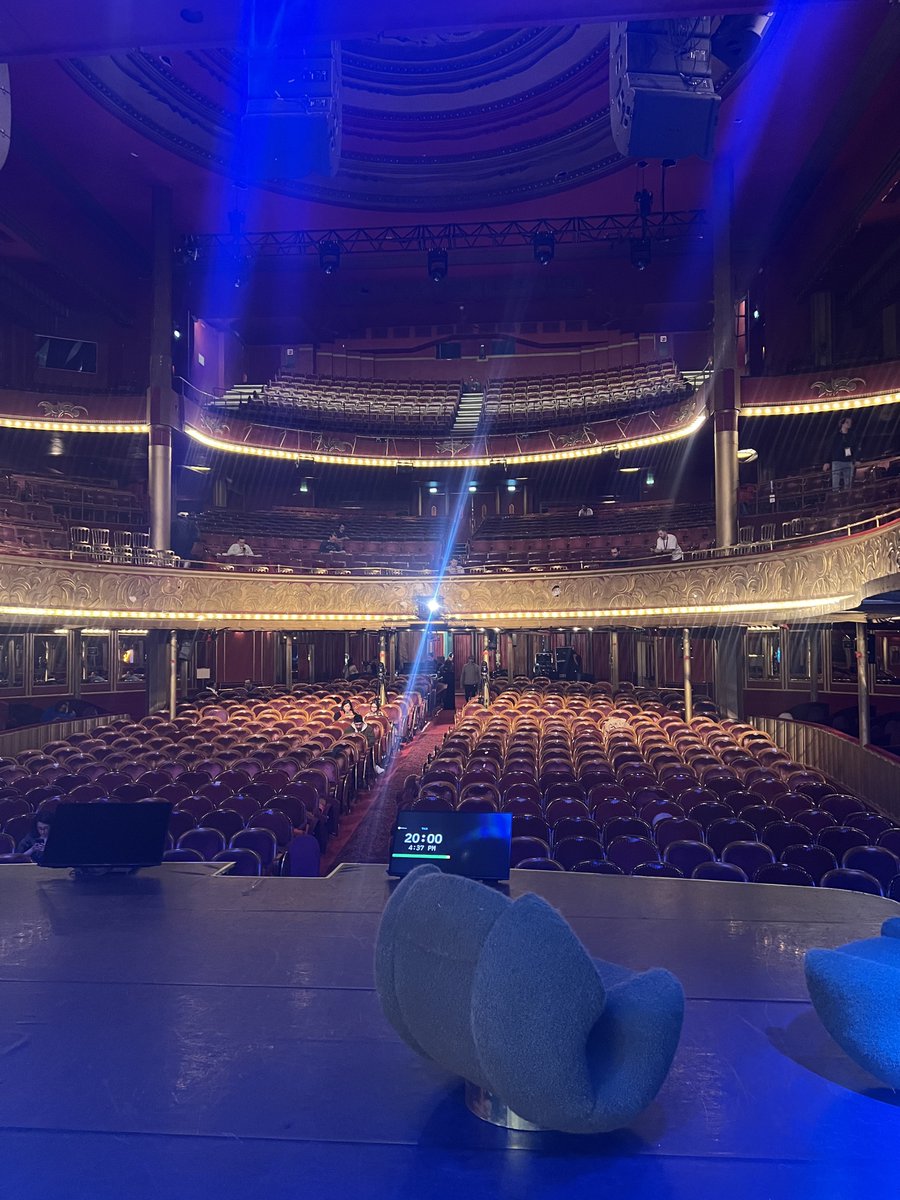 About to do my talk on using AI models in JavaScript. I hope people show up
