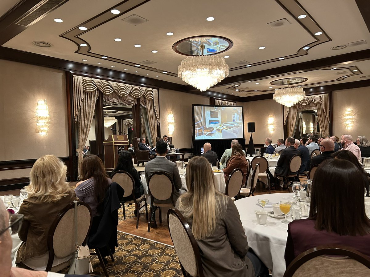 Bulavinaka's tweet image. Listening to Canadian-born economist and recognized as one of Canada’s Most Powerful Women Top 100 is refreshing sharing her thoughts on the economic climate and the impact of the Tariffs between the USA, the world and Canada. @RBC @ChateauLacombe #rbc #economy