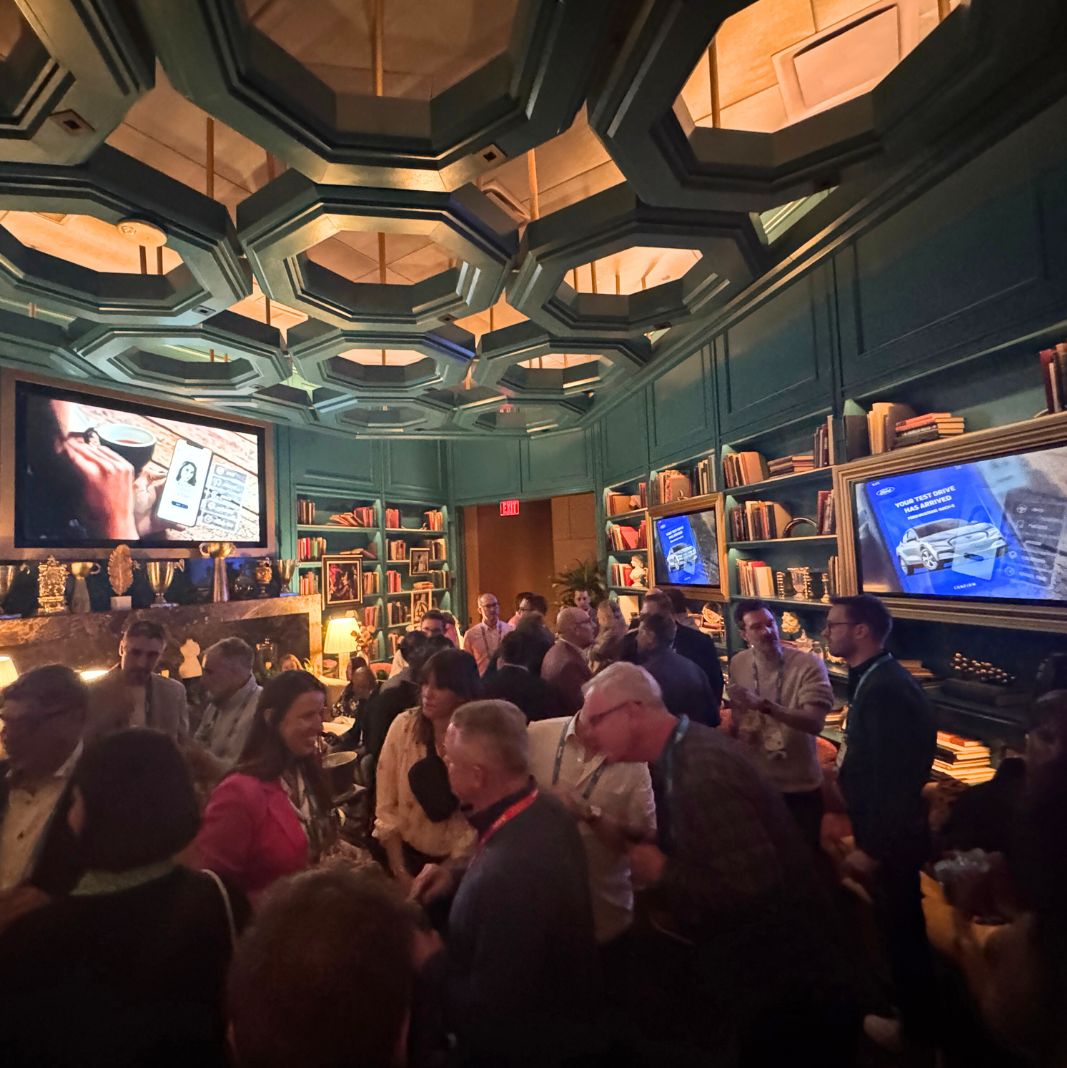 vml_global's tweet image. AI meets CX. 

From Agentic AI to Commerce Cloud, discover how these game-changing innovations are reshaping customer experiences. 

See our key takeaways from @Adobe Summit 2025: vml.com/insight/adobe-… 

#AdobeSummit #WeAreVML #VMLEnterpriseSolutions