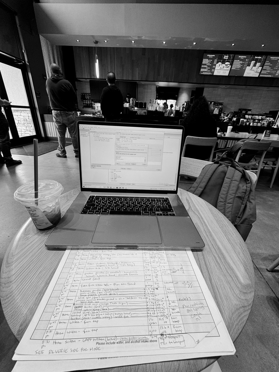 Fatmahalbathi's tweet image. Just another day analyzing food logs like it’s my full-time job 🤝. #PhDing vs #DietitianThings