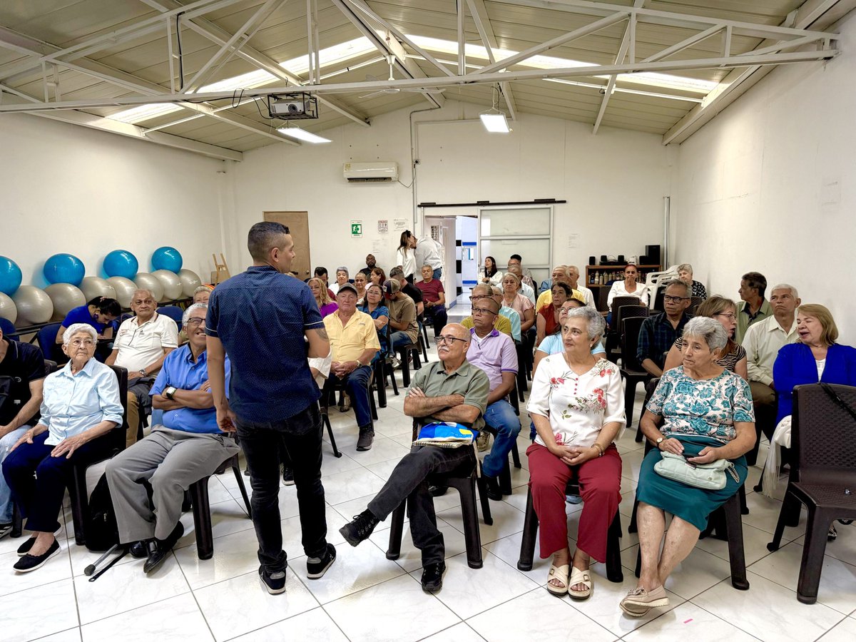 En la Personería de Bello, acompañamos la jornada para definir el número y posición en la lista para las elecciones de cabildantes. 🙌🏼✅

Un paso más hacia un proceso democrático y transparente, que culminará el 8 de junio de 2025. ✍🏻🗳️

#ParticipaciónCiudadana
#Cabildantes