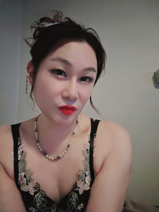 가슴골이 보이넹 ㅎㅎ
#시디 #러버 #여장 #가슴골