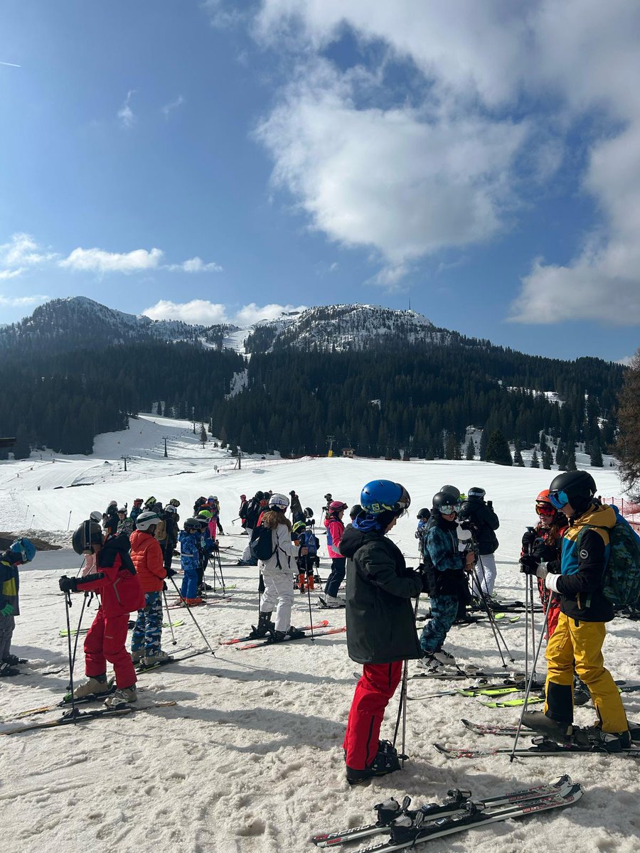RanbyHouse's tweet photo. @RanbyHose have all had an amazing day today on the slopes at Madonna Di Campiglio. Bright sunshine and awesome slopes. https://t.co/IpFS2KNXCx